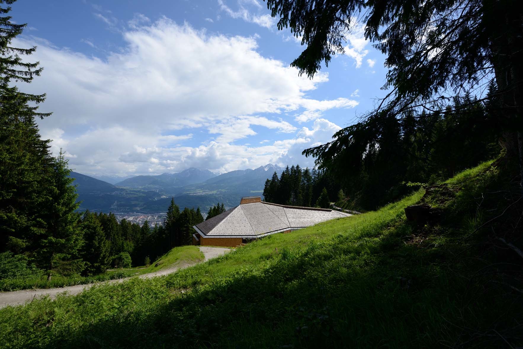 Nach Süden ist von über 1.100 Meter Höhe der Blick frei ins Inntal.