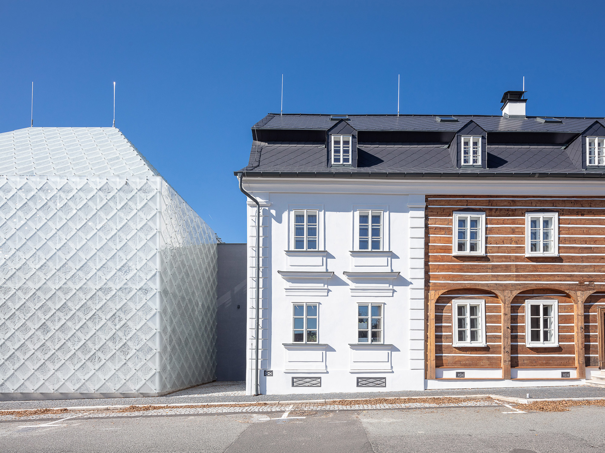 Das Headquarter von Lasvit liegt in der Kleinstadt Nový Bor in Nordböhmen, dem Zentrum der tschechischen Kristallglasherstellung.