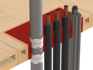 Flexibilität in der Planung bietet der sogenannte Kombischottstein: Elektroabschottungen und Rohrabschottungen für Kabel sowie Heiz-und Trinkwasserrohre.