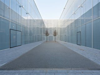 Das frühere Brauhaus beherbergt heute die Verwaltungsräume der Paulaner-Brauerei. Für den Umbau zeichnet sich das Münchener Planungsbüro Hierl Architekten verantwortlich. 