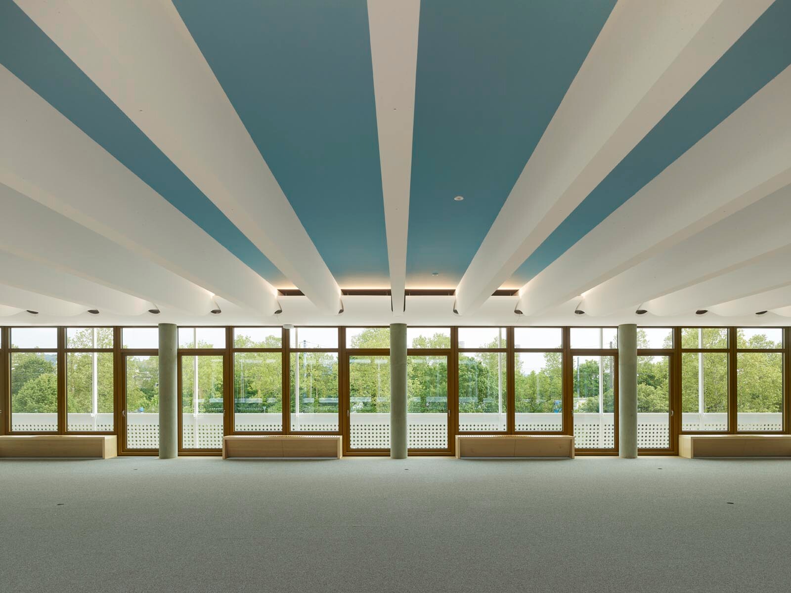 Den Angstellten stehen lichte und großzügige Büroflächen zur Verfügung.