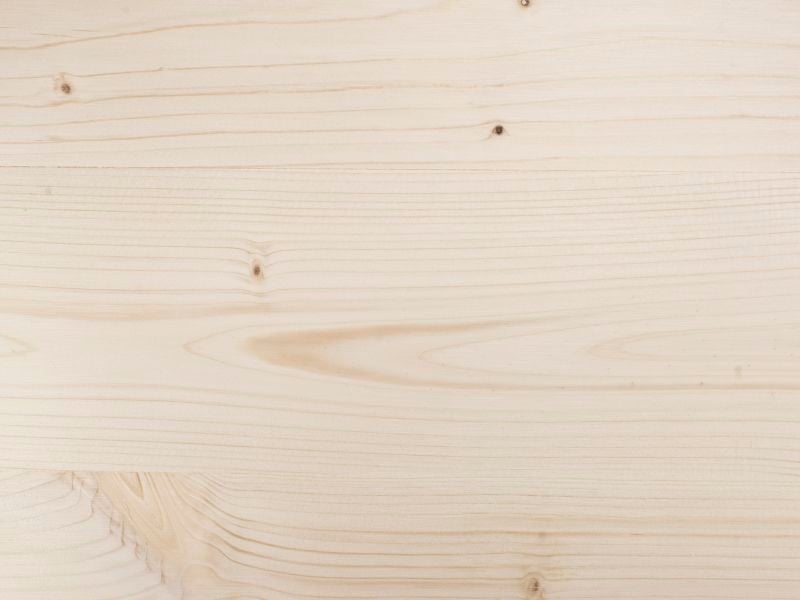 Die Holz-Mehrschichtplatten können sowohl für den Möbel- und Innenausbau als auch für den Dachausbau eingesetzt werden.