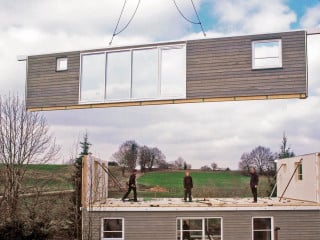 Holztafeln sind komplett vorgefertigte Bauteile.