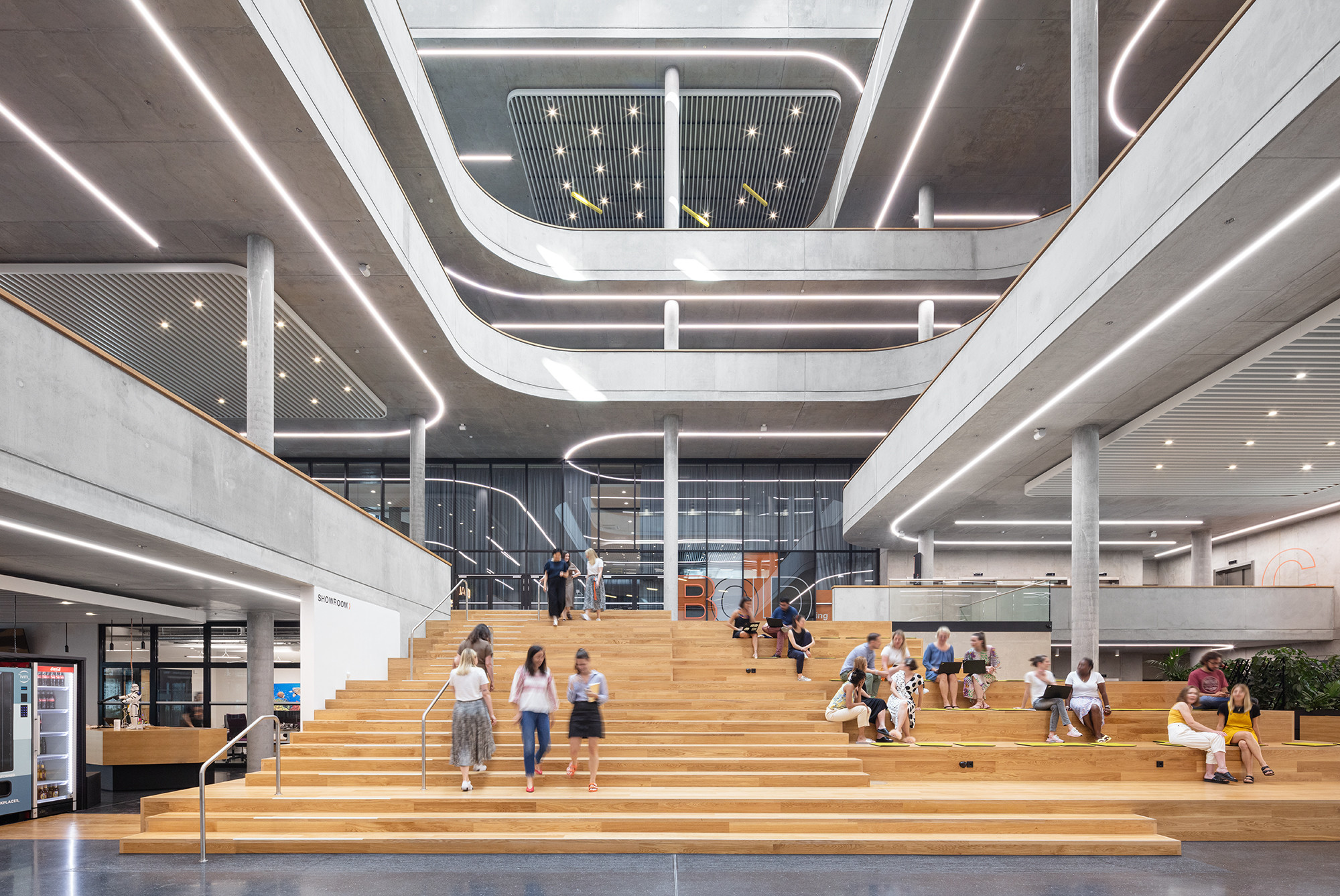 Im Zentrum des Neubaus öffnet sich das großzügige Atrium.