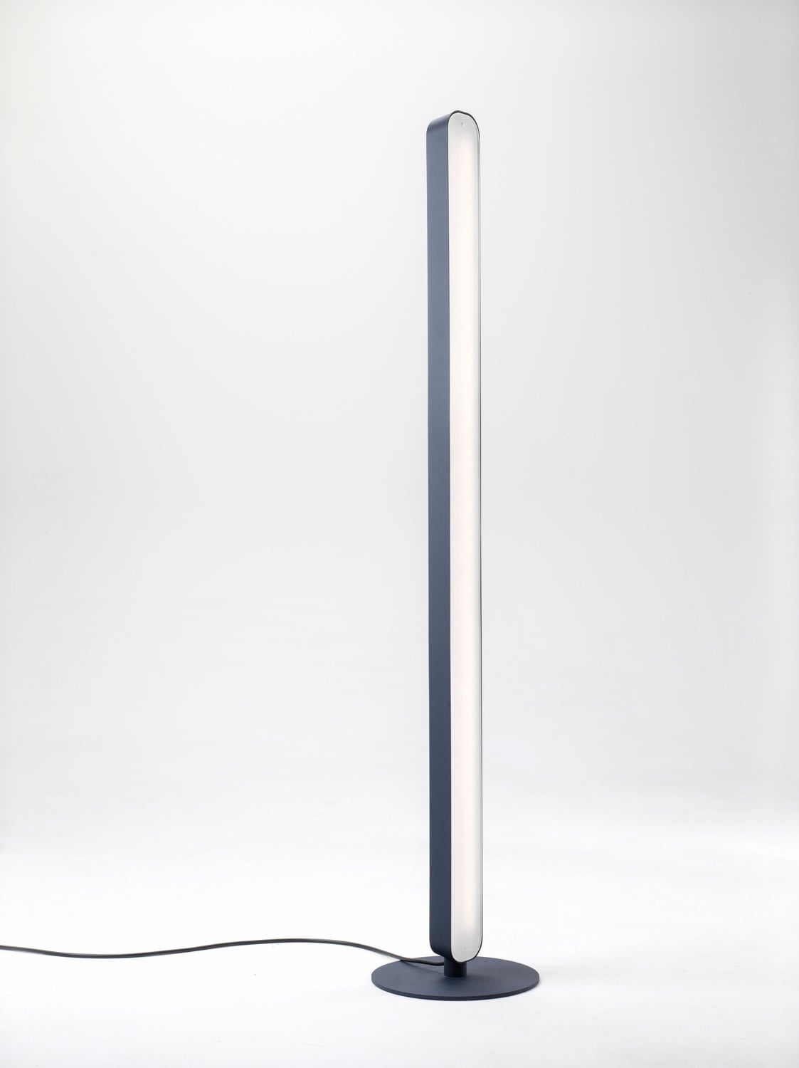 Vlar kann an einem Metallgriff um 360 Grad gedreht werden.