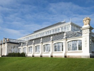 Zur systematischen wissenschaftlichen Erforschung von exotischen Pflanzen wurden die Kew Gardens in London nicht nur erweitert, sondern ab 1844 um mehrere Conservatories ergänzt (im Bild: Palmenhaus).