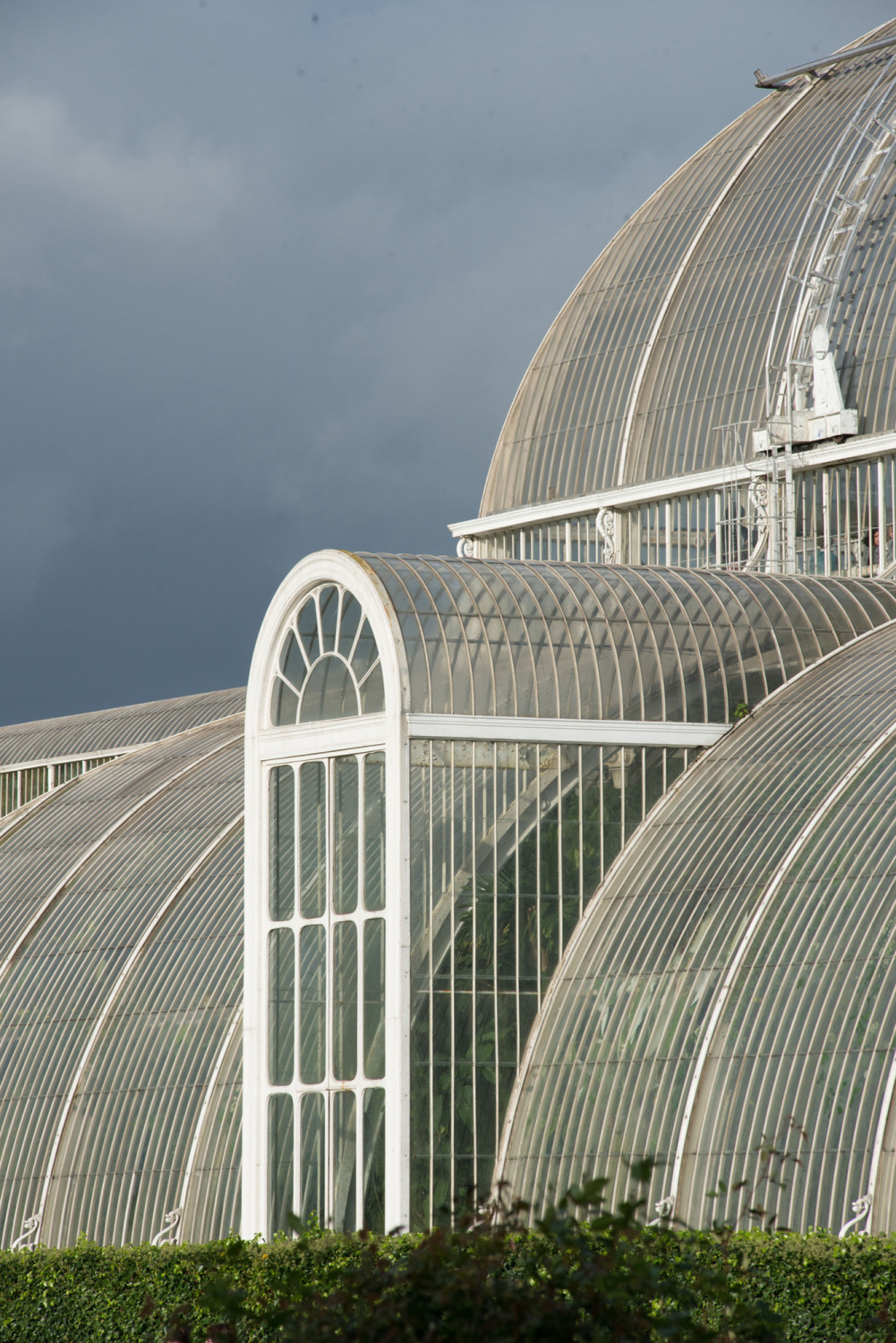 Diese zählen heute zu den berühmtesten viktorianischen Wintergärten und sind Vorbild für ähnliche Anlagen in ganz Europa (im Bild: Palmenhaus in Kew Gardens, 1844-48).