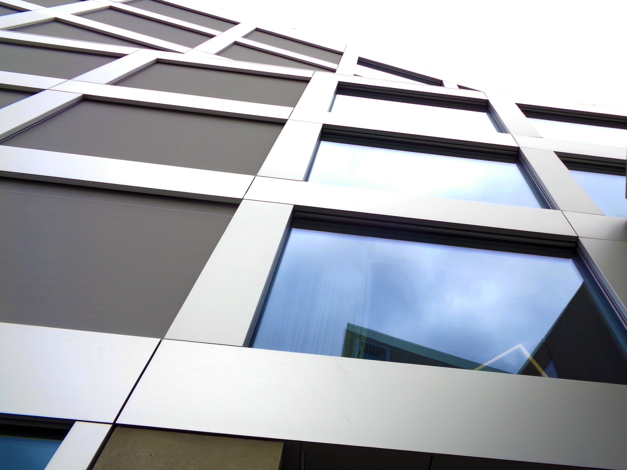 Raumhohes festverglastes Fenster, Suhrkamp-Haus Berlin, Bundschuh Architekten 2020