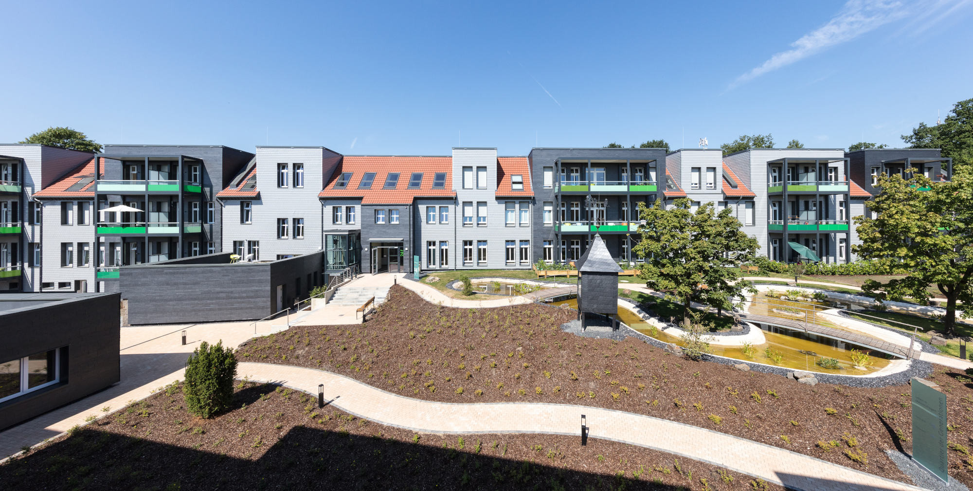 Nach dem Umbau durch IBC Ingenieure Cerkuc & Wegge befinden sich in den Gebäuden ein Heim für an Demenz erkrankte Menschen, ein Kindergarten sowie Eigentums- und Mietwohnungen.