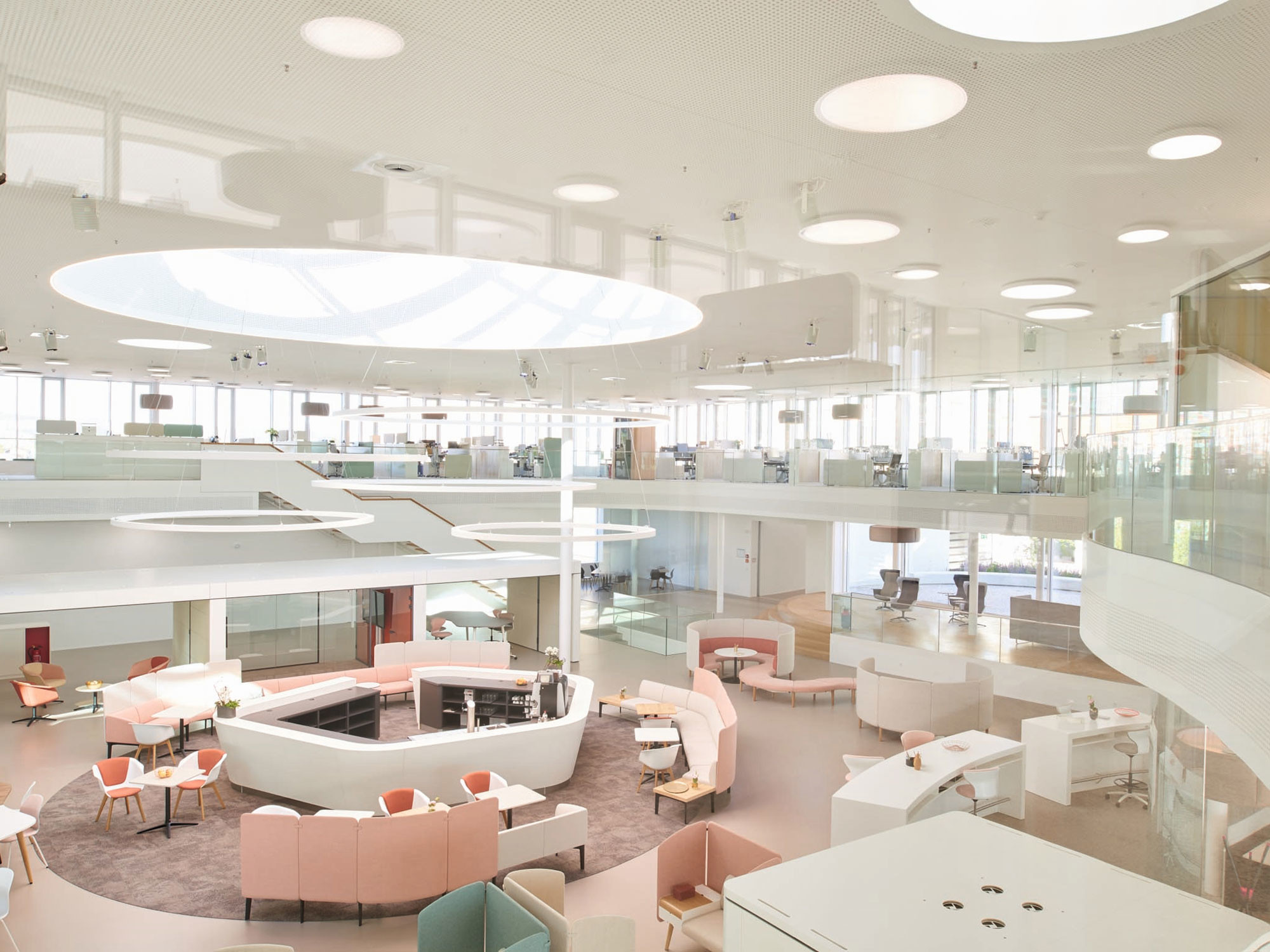 Im Mittelpunkt des Architekturkonzepts: eine flexible Raumorganisation, die die Kommunikation und Kreativität fördern soll.  
