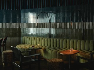 Die neue Bardem Bar liegt im Herzen Helsinkis und wurde nach Entwürfen von Studio Fyra gestaltet.