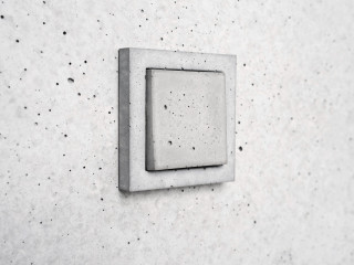 Lichtschalter und Steckdosenabdeckungen aus Beton hat die Firma Sekhina entwickelt.