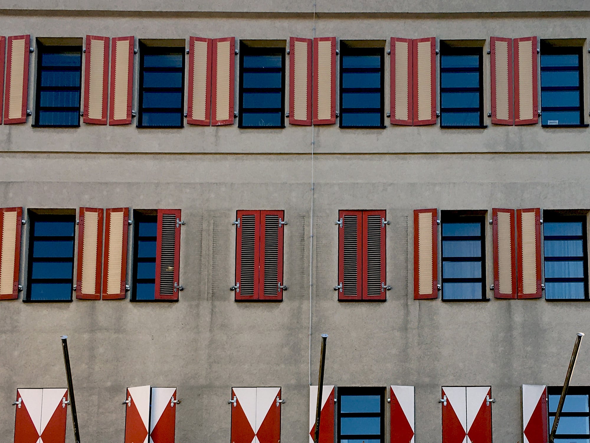 Geometrisches Muster aus Farben und Linien