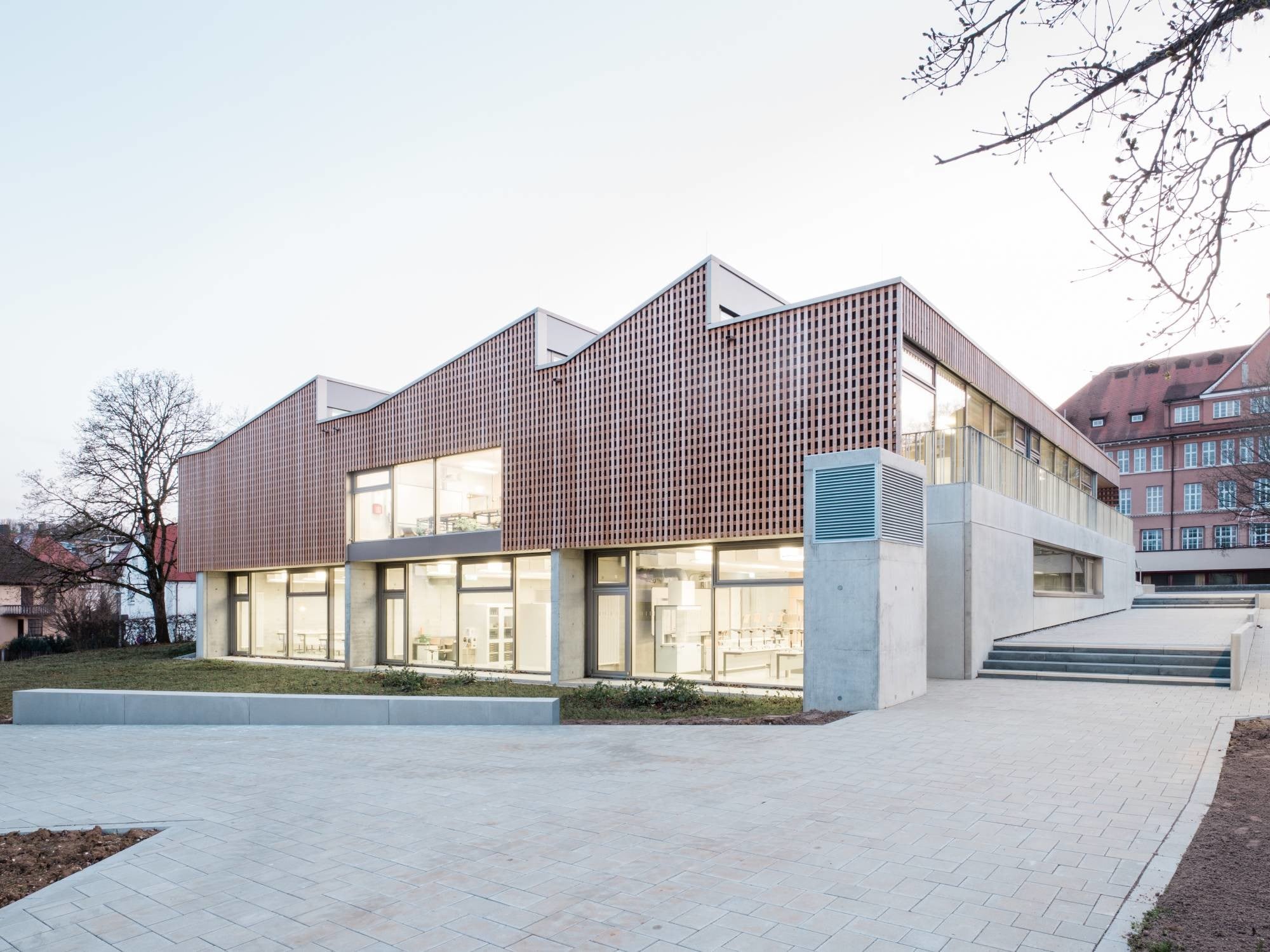 Gewinner in der Kategorie Nichtwohngebäude: Nullenergie-Anbau des Fachklassentrakts am Schubart-Gymnasium Aalen (Liebel Architekten, Aalen)