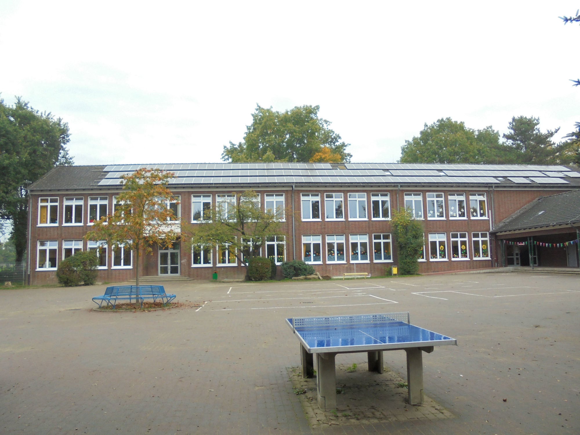 Vollkommen ungedämmt war das alte Dach der Grundschule über einem ungenutzten Dachboden.