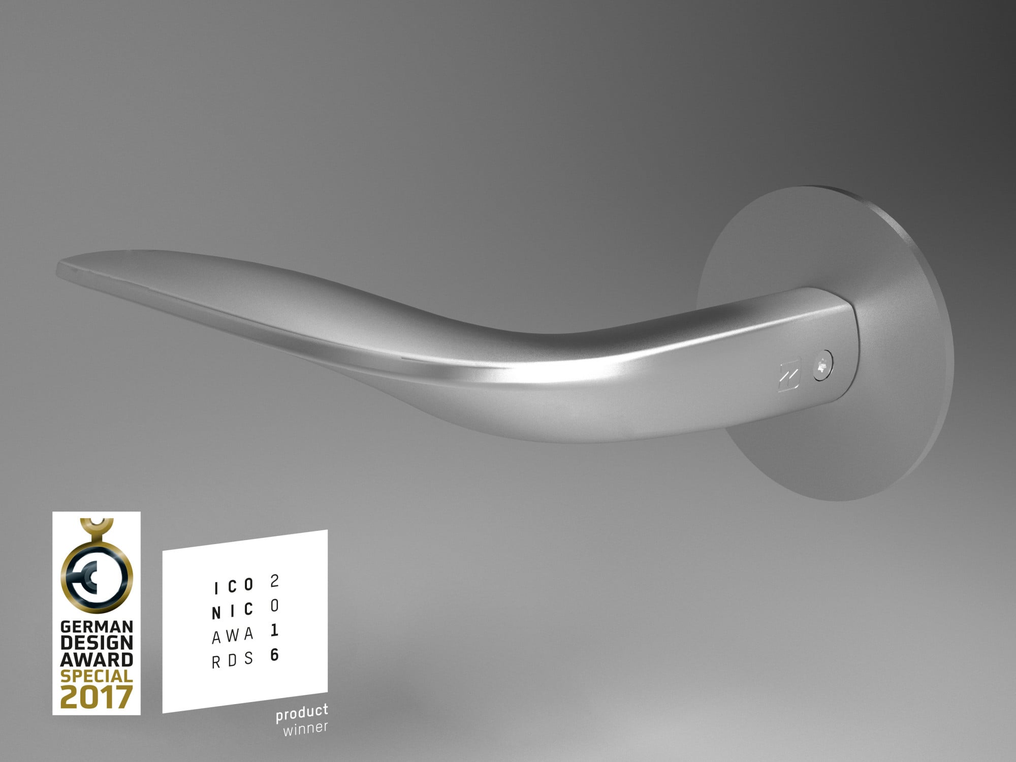 Der Türdrücker wurde für seine Synthese aus Ergnomie und Form mit den Preisen German Design Award und Iconic Award ausgezeichnet.