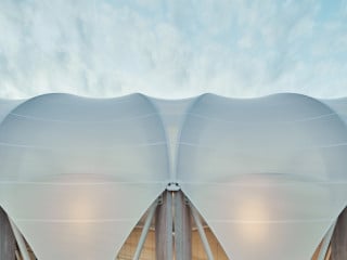 Der Chadstone Link verbindet das Einkaufszentrum mit einem Bürogebäude, einem Hotel und den dazugehörigen Parkplätzen.