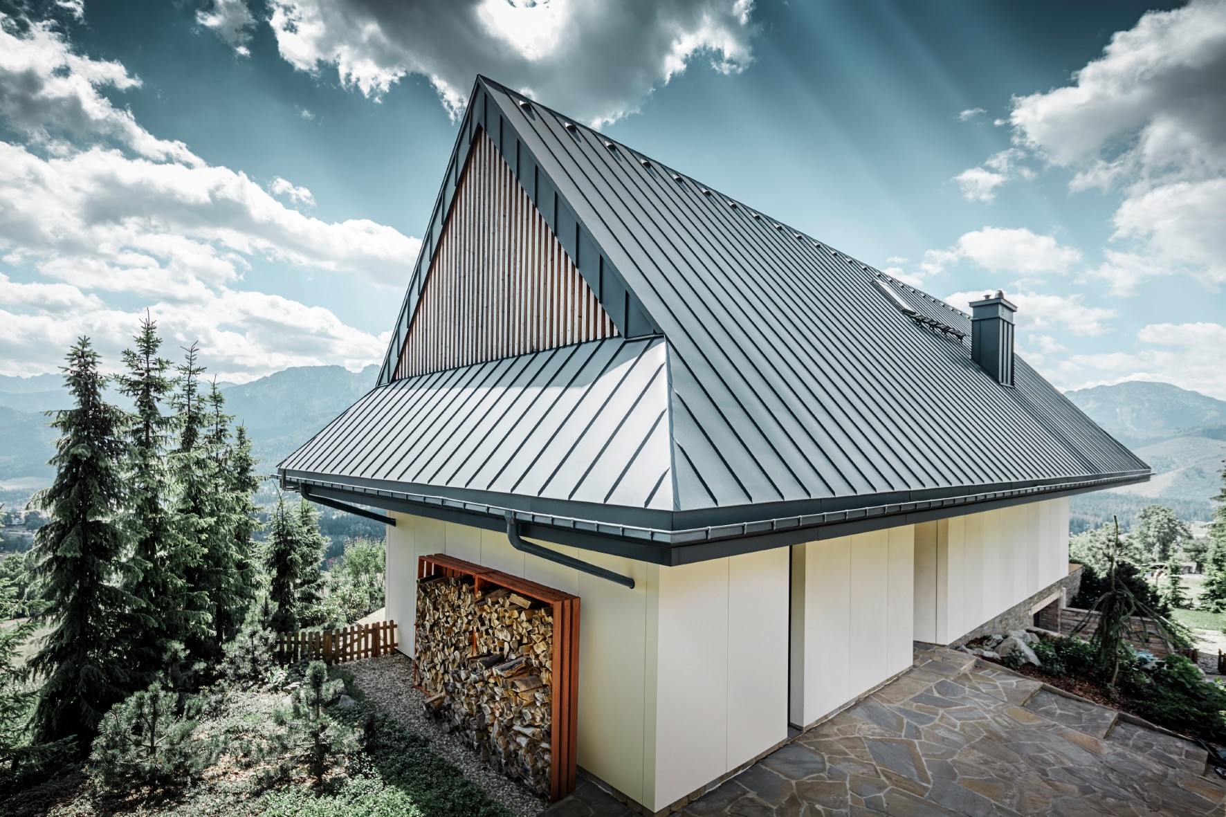 Lokale Bautraditionen übersetzten die Planenden in moderne Architektur.
