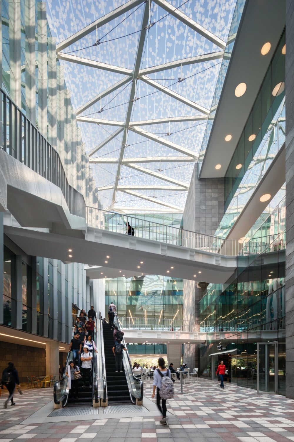 Für den Entwurf der Bibliothek selbst zeichnet das amerikanische Architekturbüro Sasaki Associates verantwortlich.