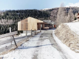 Das Nockhaus wurde in 1400 m Höhe am Ende eines Wirtschaftsweges errichtet.