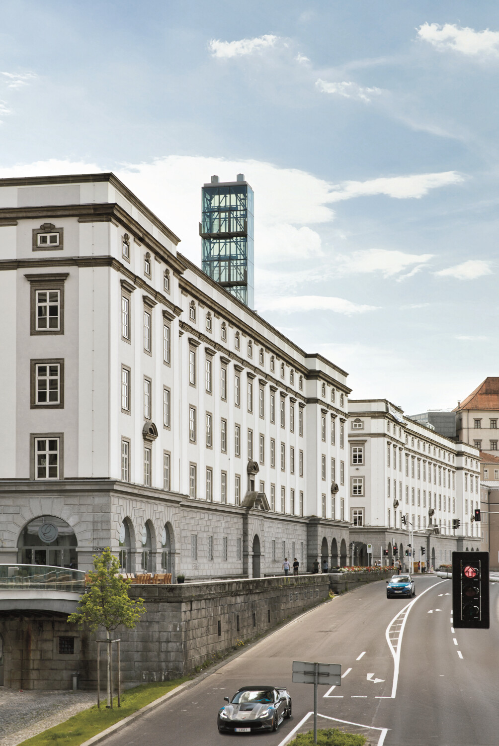 Vom Strom sind die Baukörper im Norden nur durch die Uferstraße getrennt.