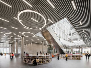 Die Ningbo New Library wurde vom dänischen Architekturbüro Schmidt Hammer Lassen entworfen.