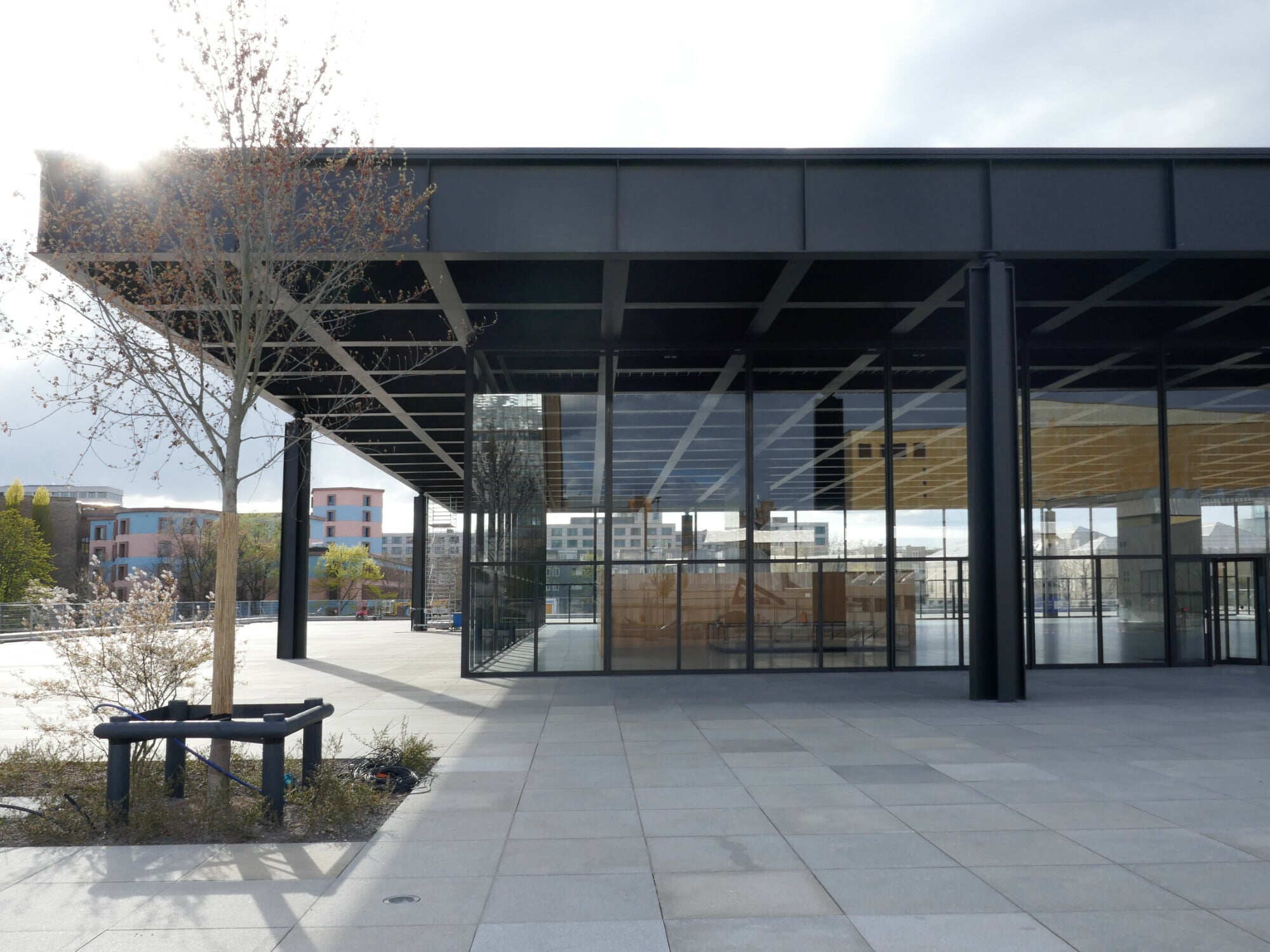 Die Produktion und Verarbeitung von Gläsern mit Längen von bis zu 18 Metern und mehr stellt heute technisch kein Problem mehr dar.