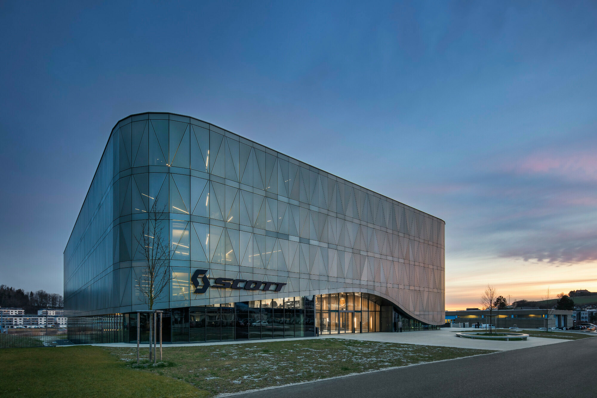 Firmenzentrale Scott Sports in Giviziez | Sonnenschutz | Büro