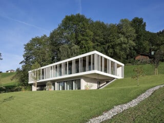 Den Entwurf seines eigenen Wohnhauses hat Christian Mörschel, Inhaber des Büros Juniwind Architektur, klar und pur umgesetzt.
