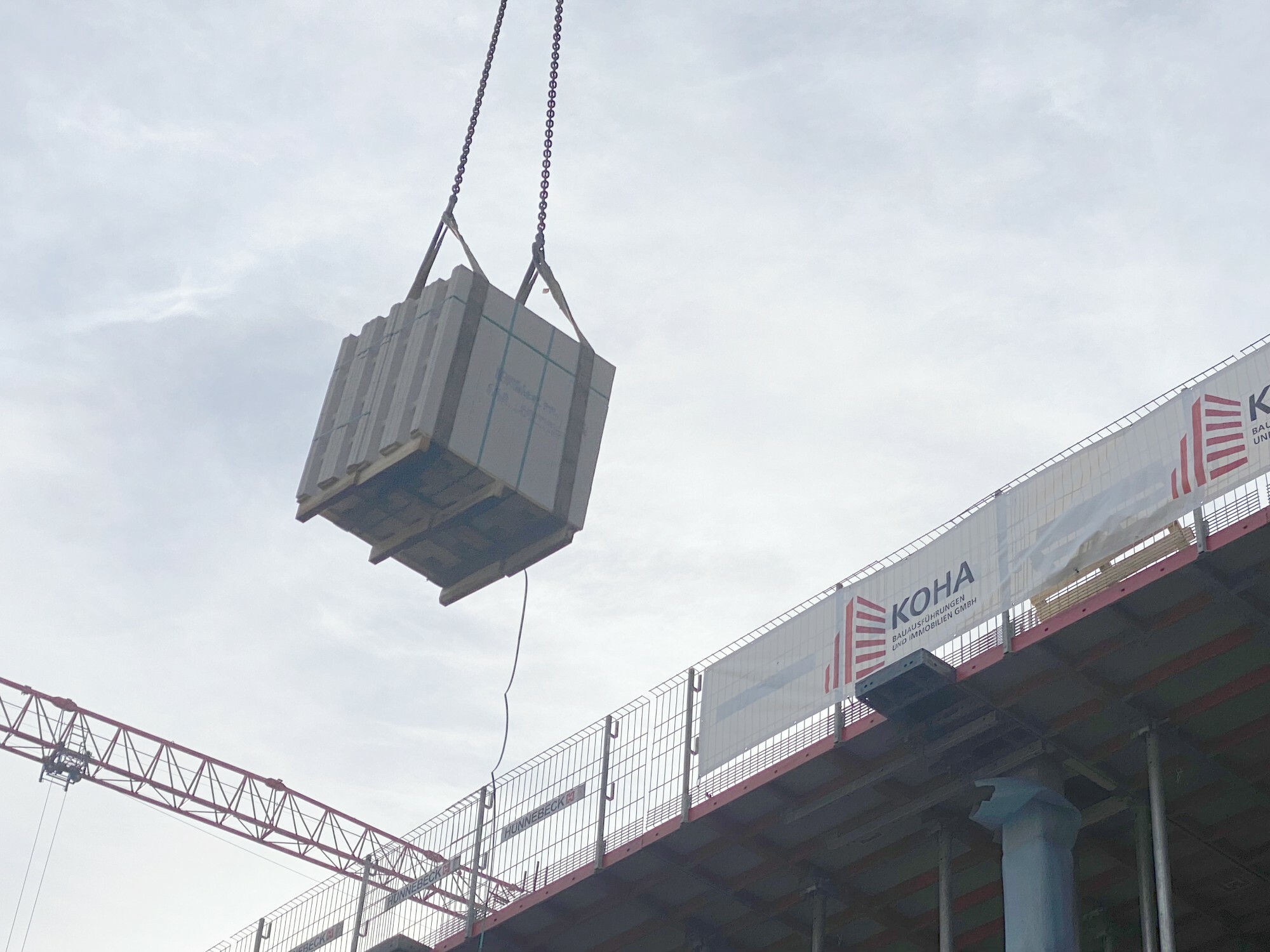 Teil 4 der DIN 1045 ist dem Bauen mit Betonfertigteilen gewidmet.
