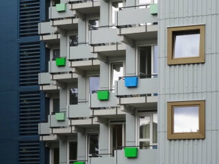 Mittelpunkt der Studierendenwohnanlage Siegmunds Hof in Berlin ist das von Klaus Ernst geplante Hochhaus der Teamplayer.