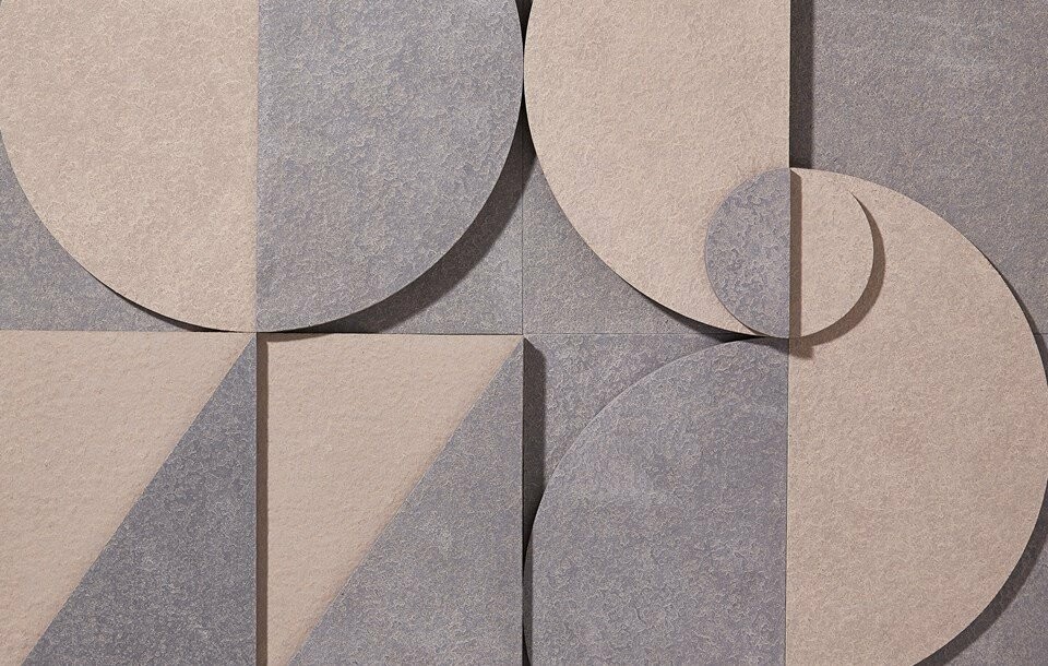 Außer in der Farbe Grau ist die Tafel in einem hellen Beige erhältlich.