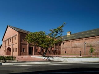 Atelier Tsuyoshi Tane Architekten erstellte die Pläne für die Umnutzung der historischen Brauerei in ein Museum.