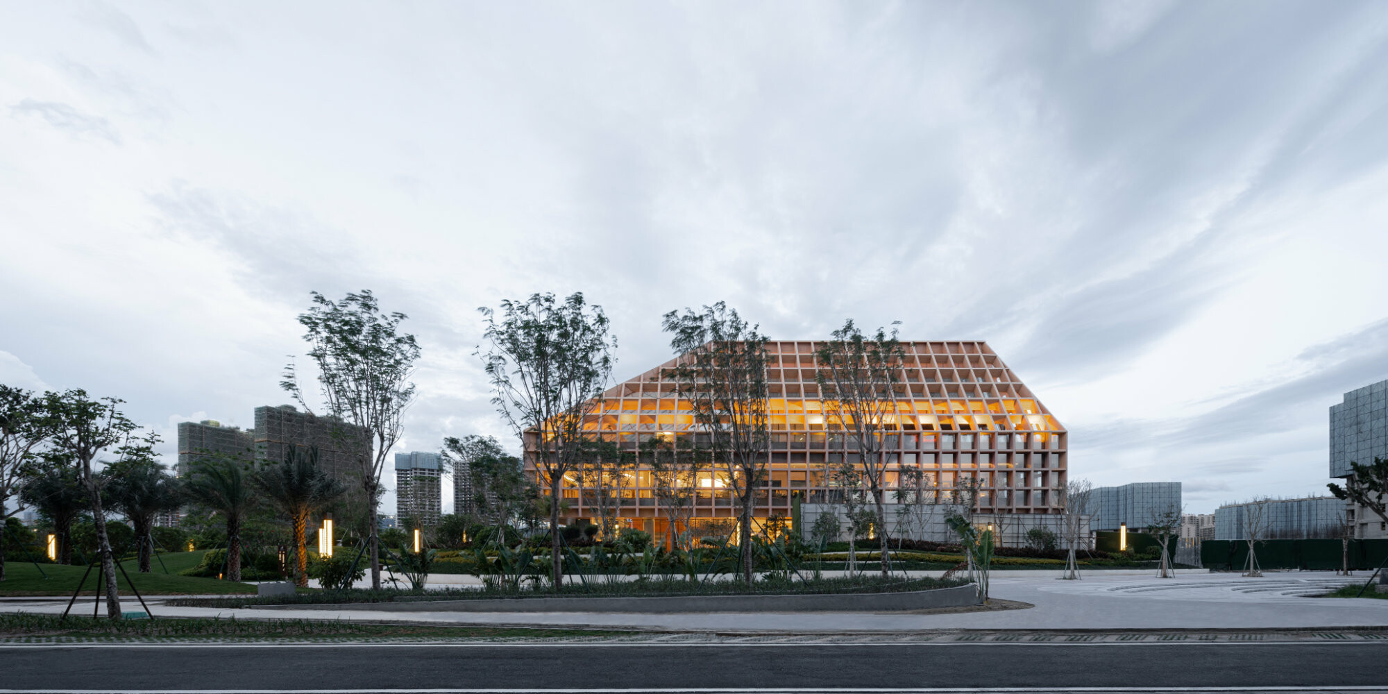 Verantwortlich für den Entwurf des Ausstellungs- und Forschungszentrums zeichnen Clou Architects aus Peking.