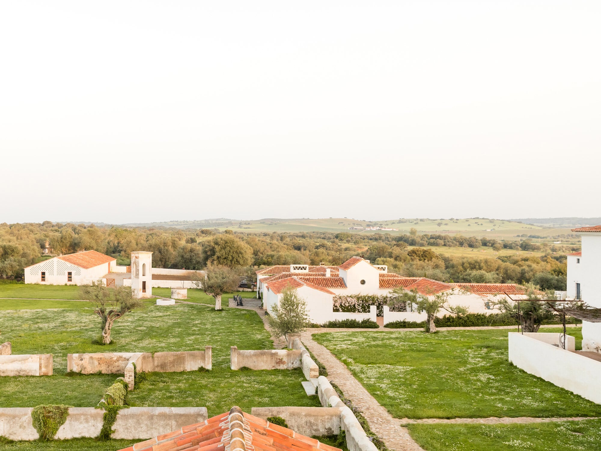 São Lourenço do Barrocal ist von rund 780 Hektar großen Ländereien umgeben, nicht weit entfernt von der mittelalterlichen Stadt Monsaraz an der Grenze zu Spanien.