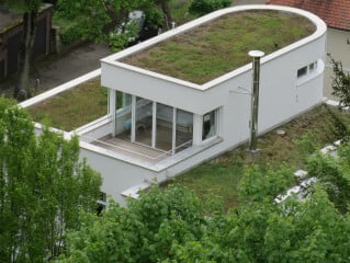 Im privaten Wohn- und Hausbau sind barrierefreie Übergänge zur Dachterrasse beliebt.
