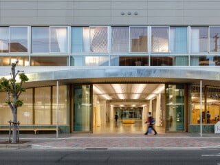 Medizin- und Kinderbetreuungszentrum mit Bürgertreffpunkt in Kitakami