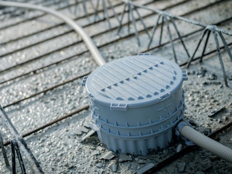 Wissenswertes zu einer vorausschauenden Planung und Verlegung ist in der Informationsbroschüre Elektroinstallationsrohre gebündelt.