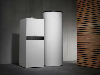 Ob mit Solarthermie, Kaminofen oder Wärmepumpe – das neue Hybridsystem Logamax plus GBH172iT von Buderus kombiniert Gas-Brennwerttechnik mit regenerativen Energien.