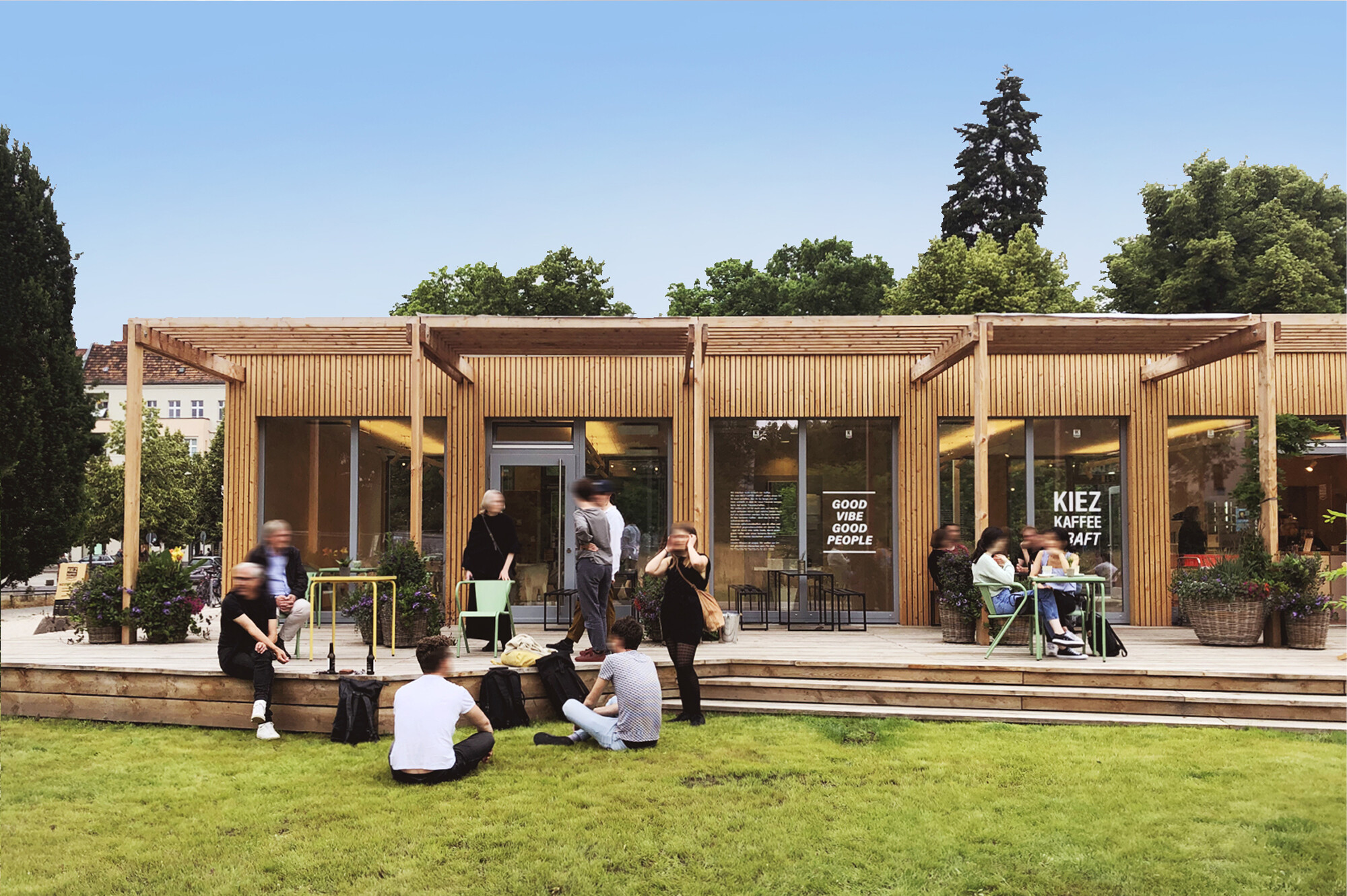 Der nachhaltige hölzerne Quader mit etwa 120 m² Grundfläche und einer Terrasse mit einer weiteren Fläche von 180 m² wurde in nur drei Monaten errichtet.
