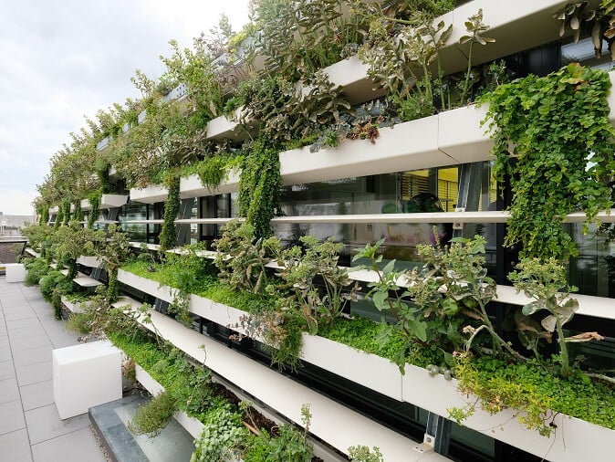 Rataplan Architektur hat ein abbruchreifes Bestandsgebäude in einen innovativen Bürobau verwandelt.