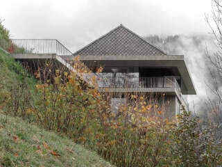 Das sogenannte Haus G entstand nach den Plänen des Büros Pedevilla Architects am Ortsrand von Gossensaß für eine junge Familie.