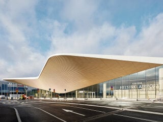 Das Terminal 2 des internationalen Flughafens Helsinki sollte im Rahmen eines Wettbewerbs saniert und um einen Neubau erweitert werden. 