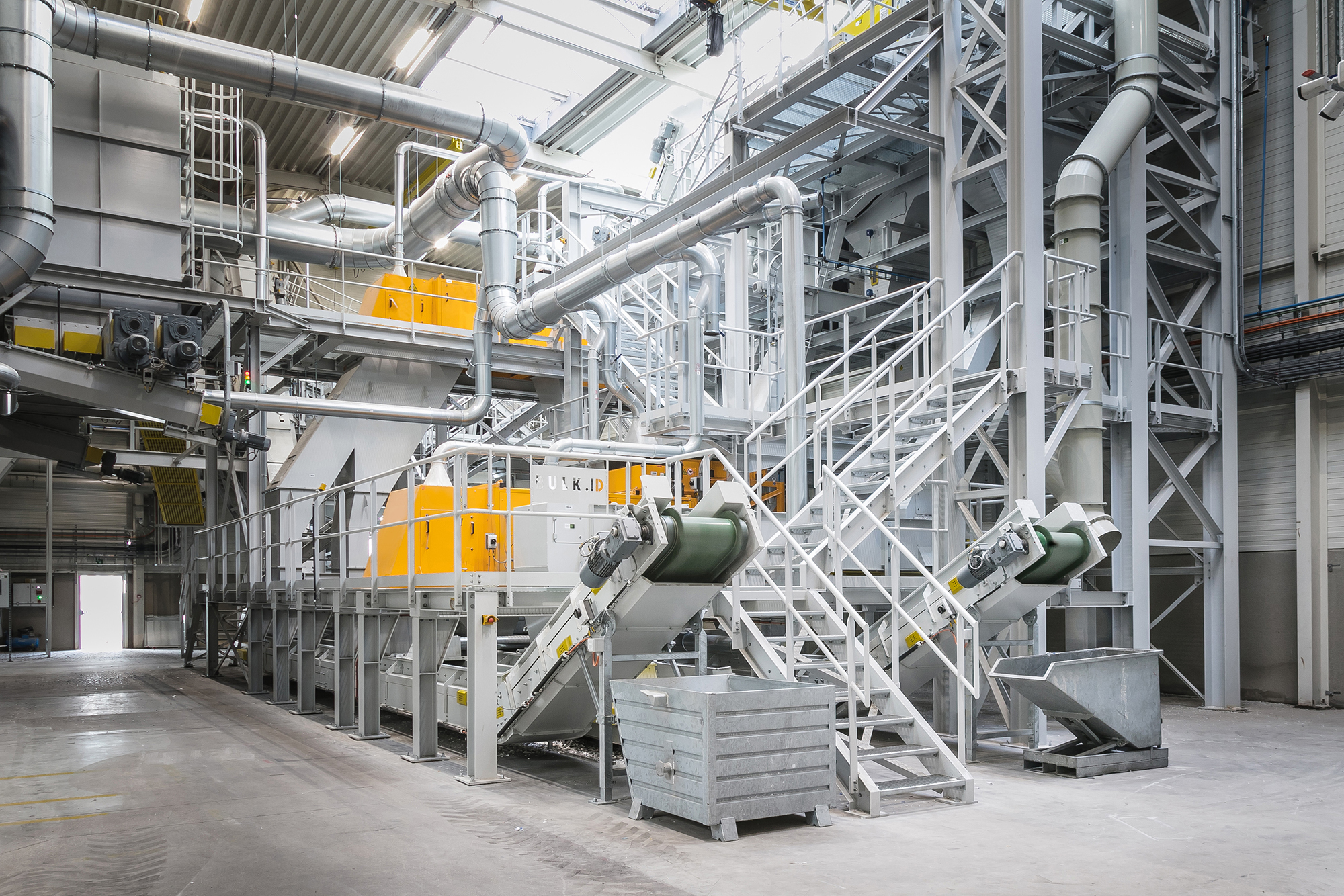 Diese Recyclinganlage von Deceuninck hat eine Kapazität von 45.000 Tonnen Kunststoff oder 2,3 Millionen Altfenster pro Jahr. 