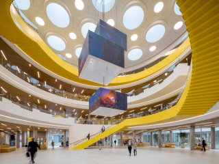 Der Planungs- und Bauprozess erfolgte über fünf Jahre in mehreren Abschnitten und ist nunmehr abgeschlossen: der Lego-Campus in Billund ist fertig.