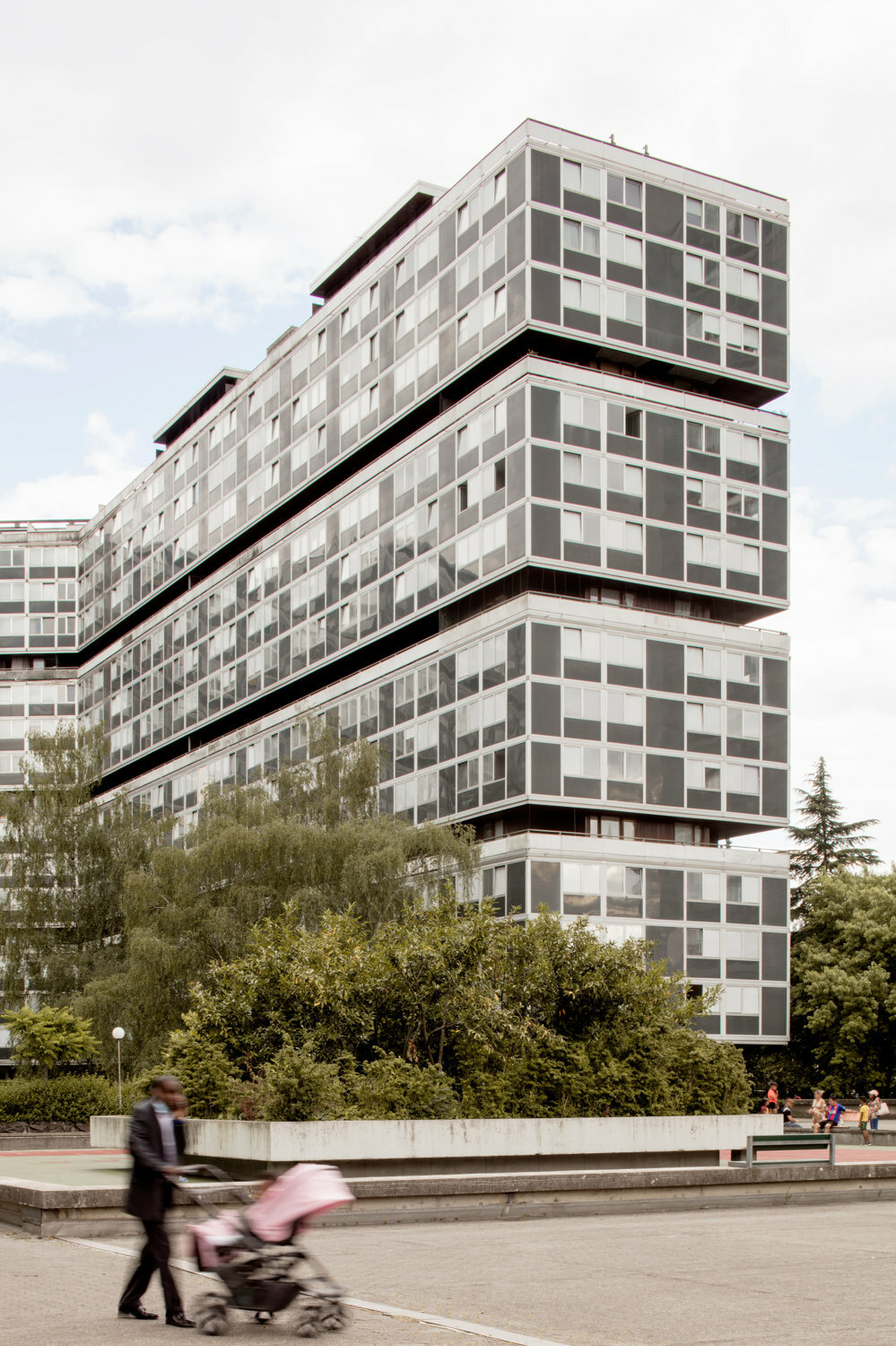 Dem 1,6 Kilometer langen Gebäude ist kaum anzusehen, dass es aus 84 einzelnen Häusern mit über einem Dutzend Eigentümern besteht.