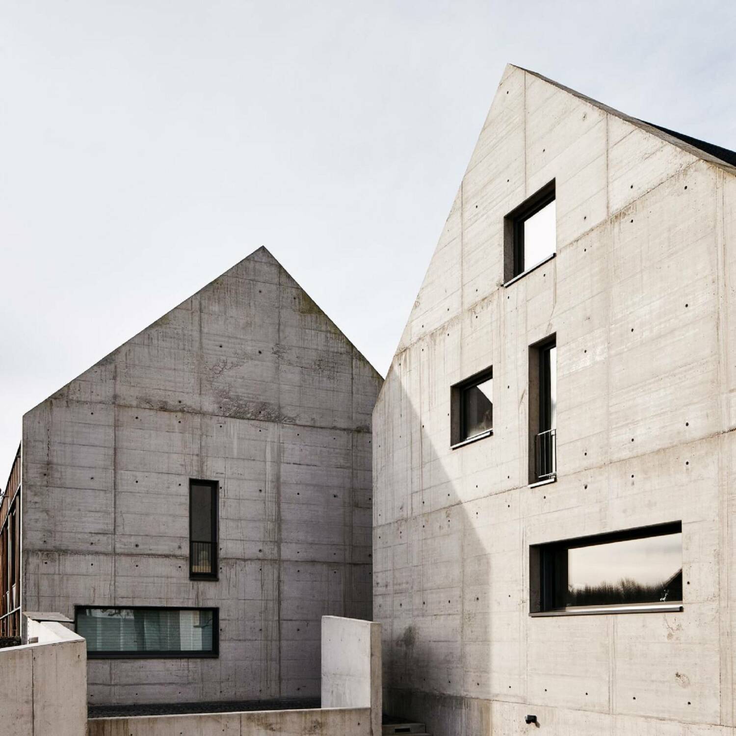 Der südliche und der östlichen Neubau wurden in Hybridbauweise aus Holz und Beton errichtet.