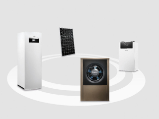 Die Luft/Wasser-Wärmepumpe Logatherm WPL AR von Buderus wird über eine PV-Anlage mit Antriebsenergie versorgt. Steht ausreichend Sonneneinstrahlung zur Verfügung, empfängt die Regelung ein Signal des Wechselrichters und erhöht die Warmwasser- oder Heizungstemperatur auf das Maximum.