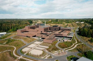 Der größte norwegische Forschungsbau ist 35 Kilometer südlich von Oslo nach den Plänen von Henning Larsen Architects und Fabler Arkitekten errichtet worden.