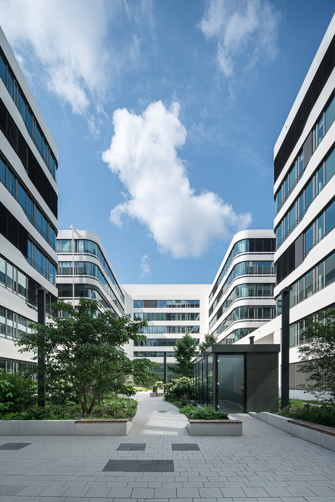 Alle Verglasungen wurden als Sonnenschutzverglasungen des Typs Cool-Lite Xtreme 60/28 vom Hersteller Saint-Gobain ausgebildet.